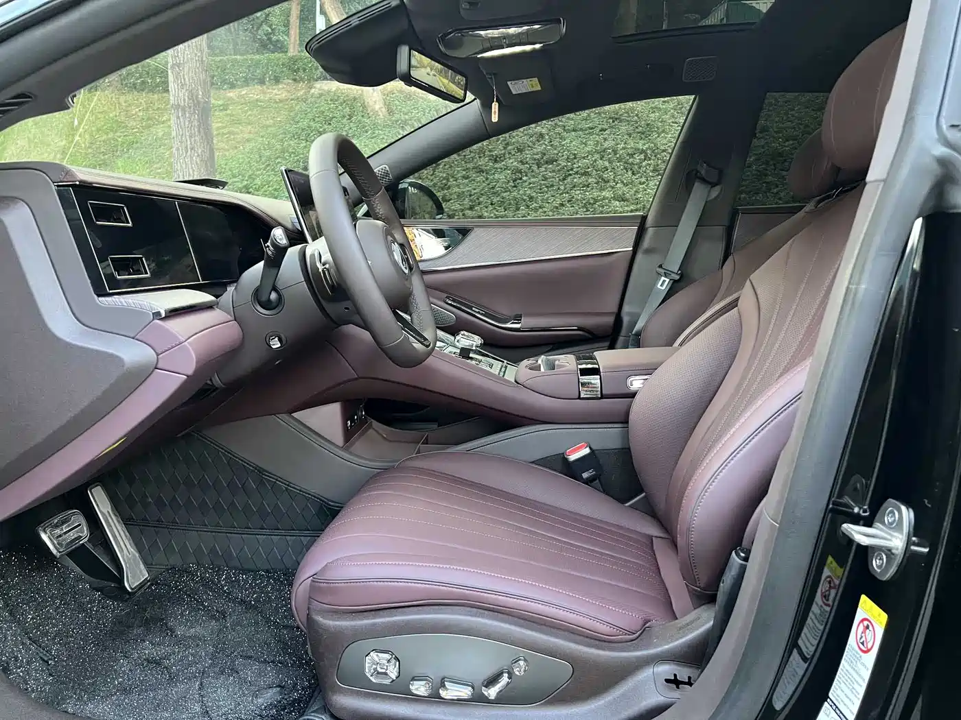 Denza Z9GT 2024 Model 1100 AWD Max Edition фото 7