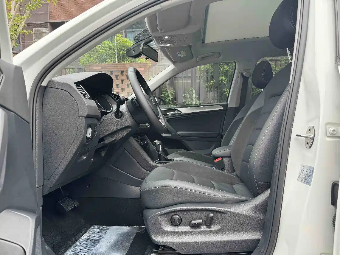 Volkswagen Tiguan L 2020 330TSI Auto 2WD Panorama Comfort China VI фото 6
