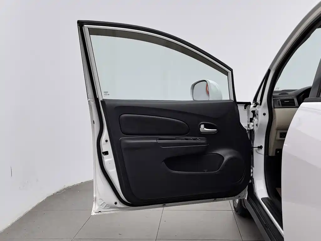 Venucia R50 2014 2013 1.6L Manual Fashion