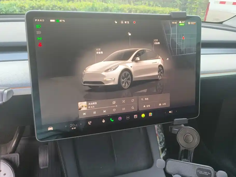 Фото 14 - Tesla Model Y