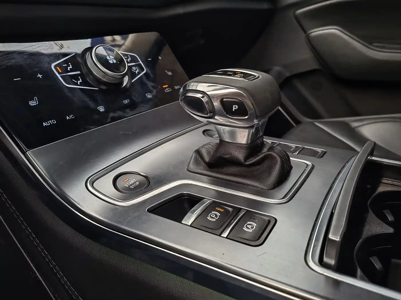 Hongqi H5 2022 Classic 1.8T Auto Smart Connect Flagship Enjoyment Edition фото 16