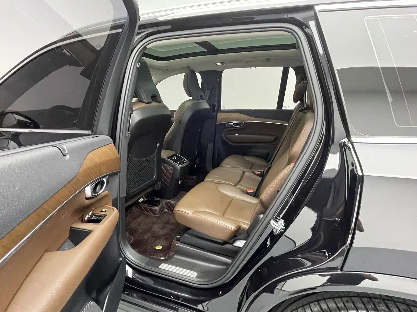 Фото 16 - Volvo XC90