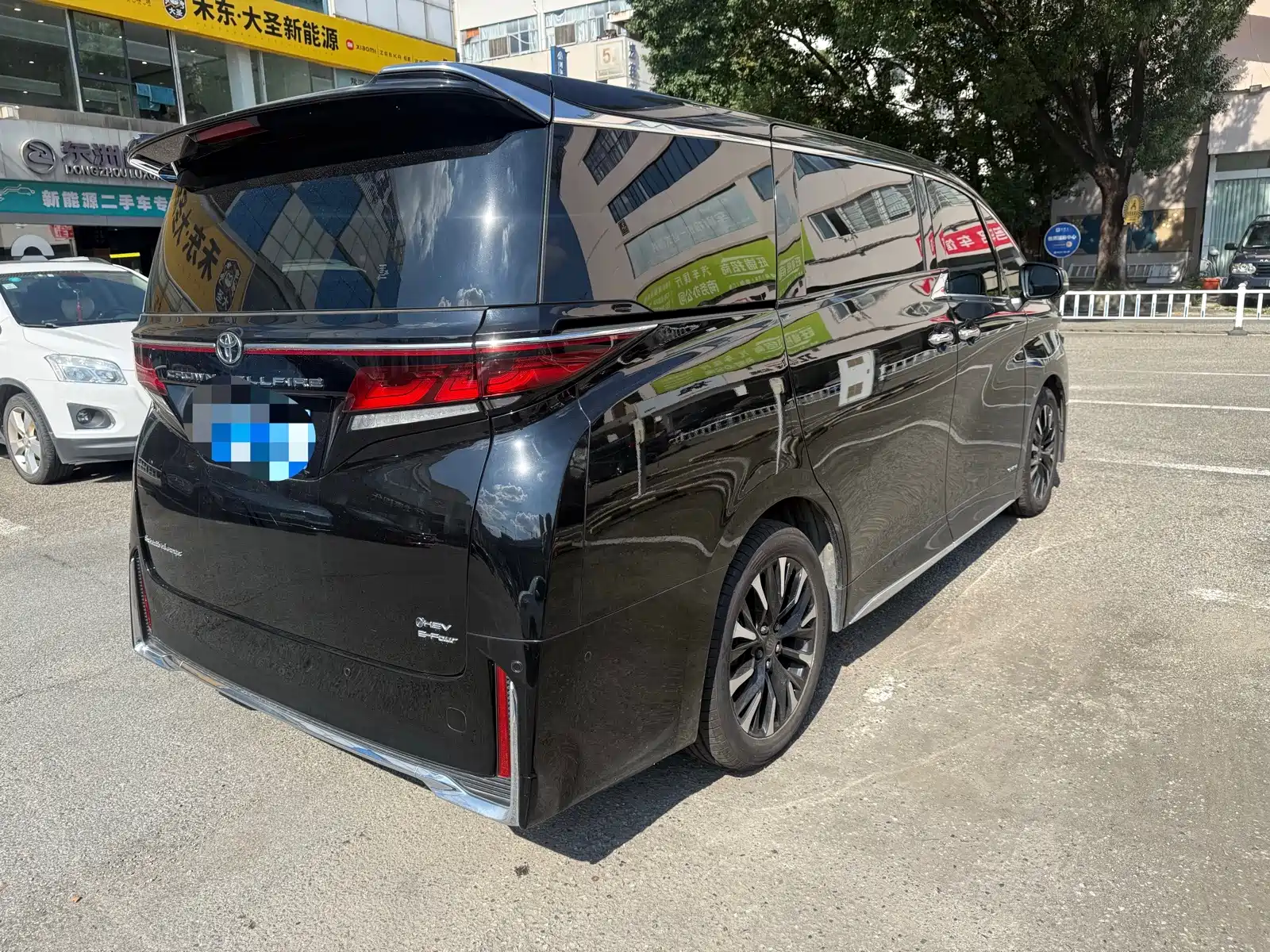 Фото 9 - Toyota Vellfire