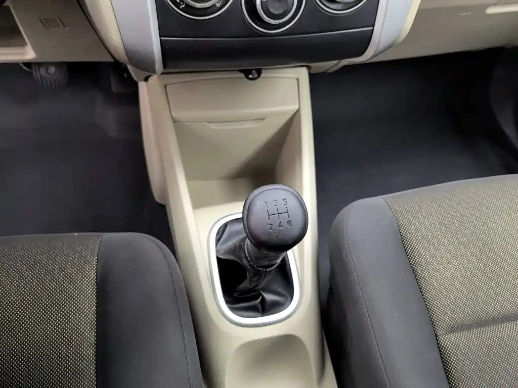 Venucia R50 2014 2013 1.6L Manual Fashion
