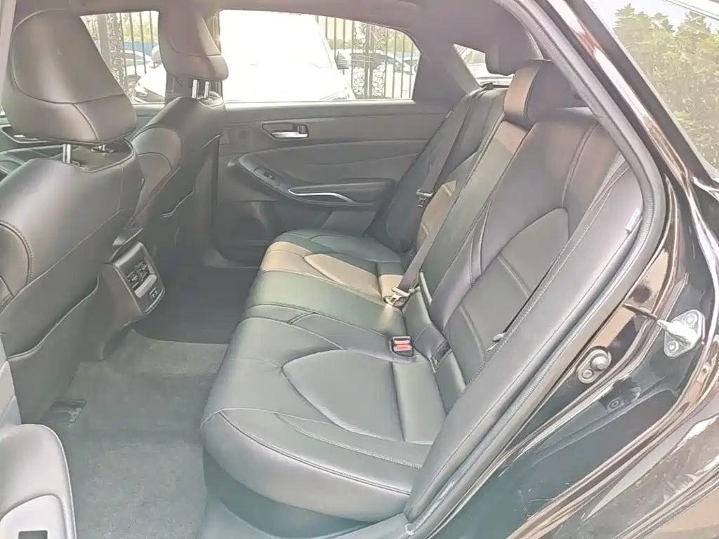 Фото 17 - Toyota Avalon