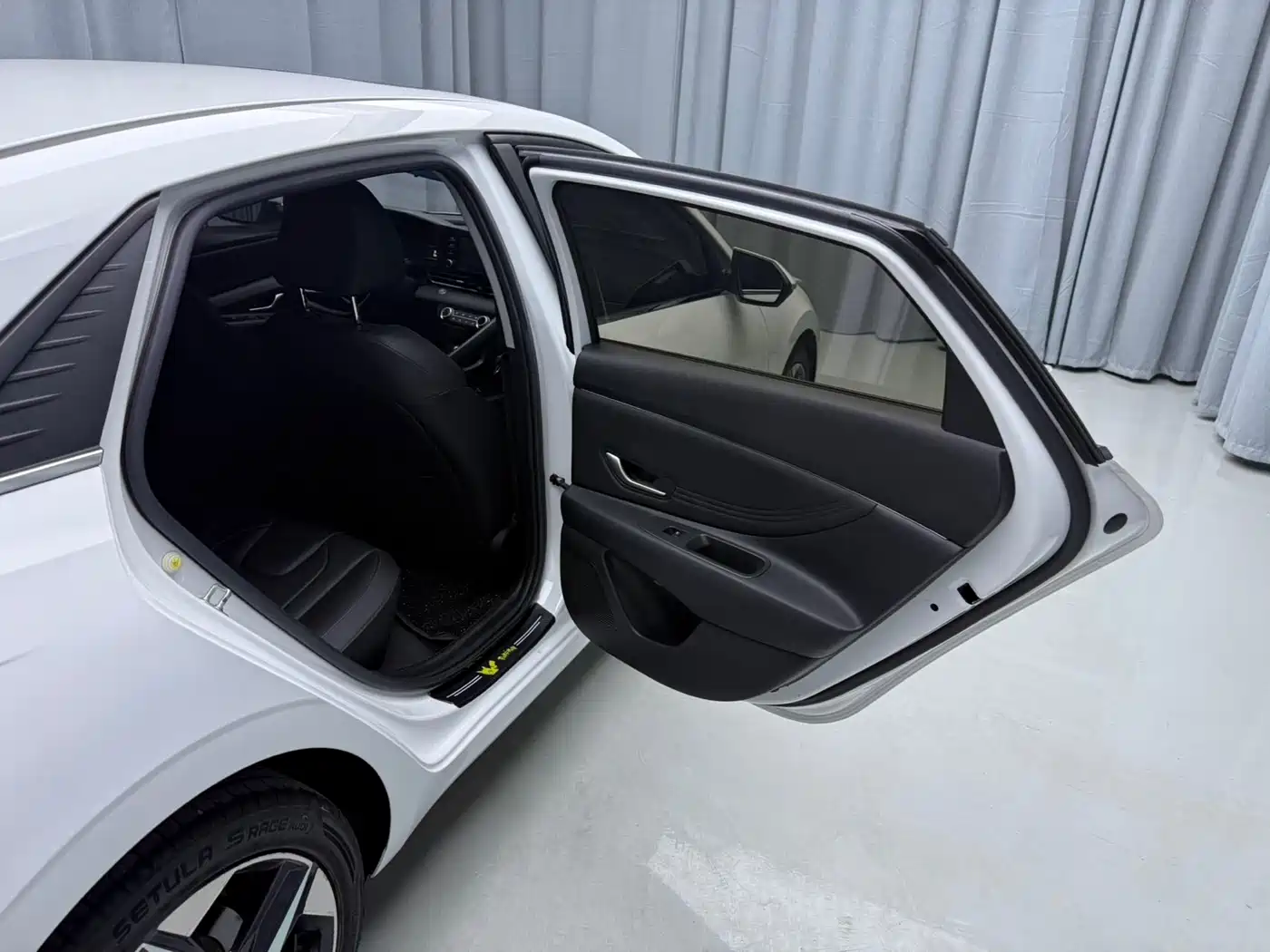 Hyundai Elantra 2022 1.5L CVT GLX Elite Edition фото 14