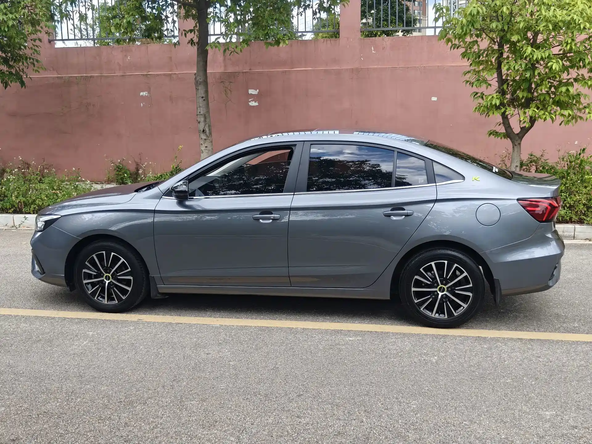 Photo 5 - Roewe i5
