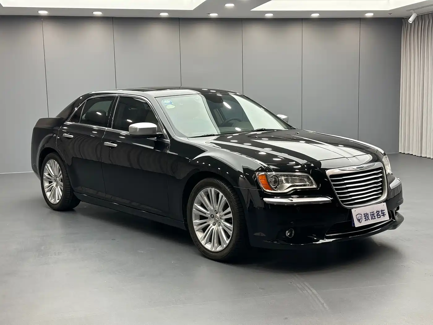 Chrysler 300C (Import) 2013 2013 3.6L Premium Edition