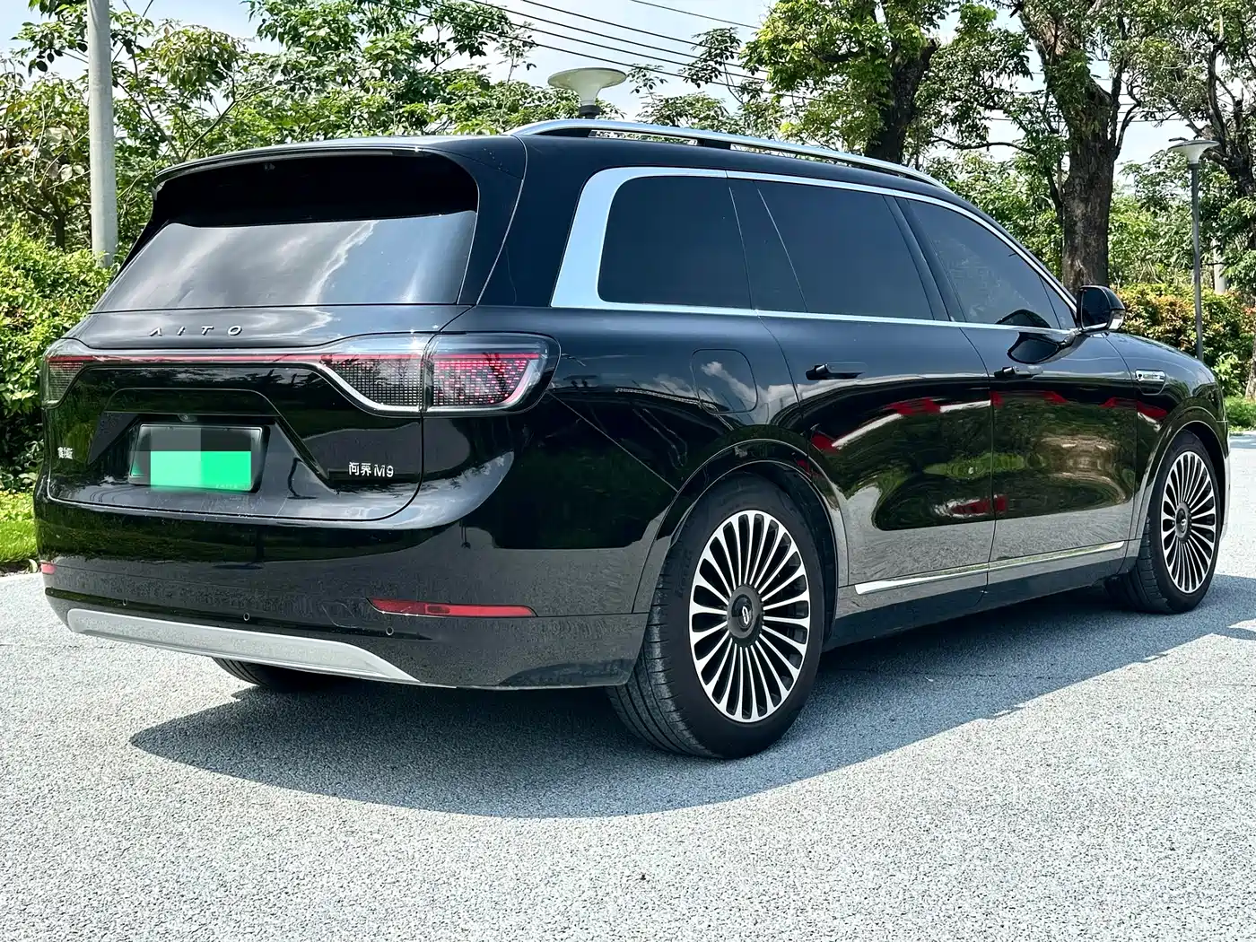 AITO Wenjie AITO M9 2024 Range Extender Ultra 52kWh 6-seater фото 4