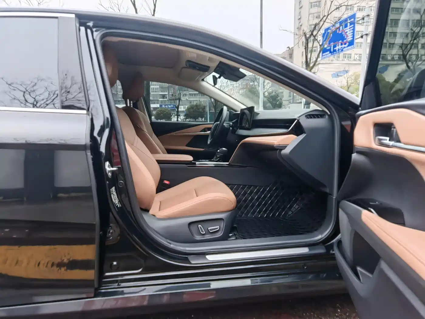 Toyota Camry 2024 Hybrid 2.0HG Premium Edition фото 5