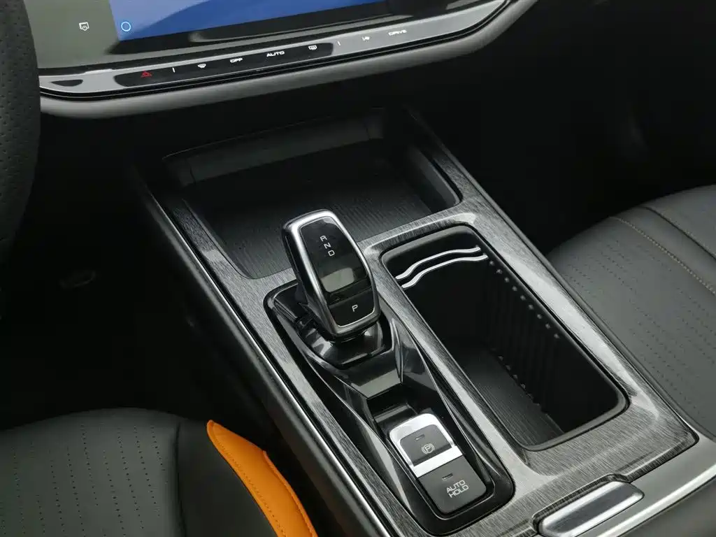 DONGFENG YI HYUN MAX