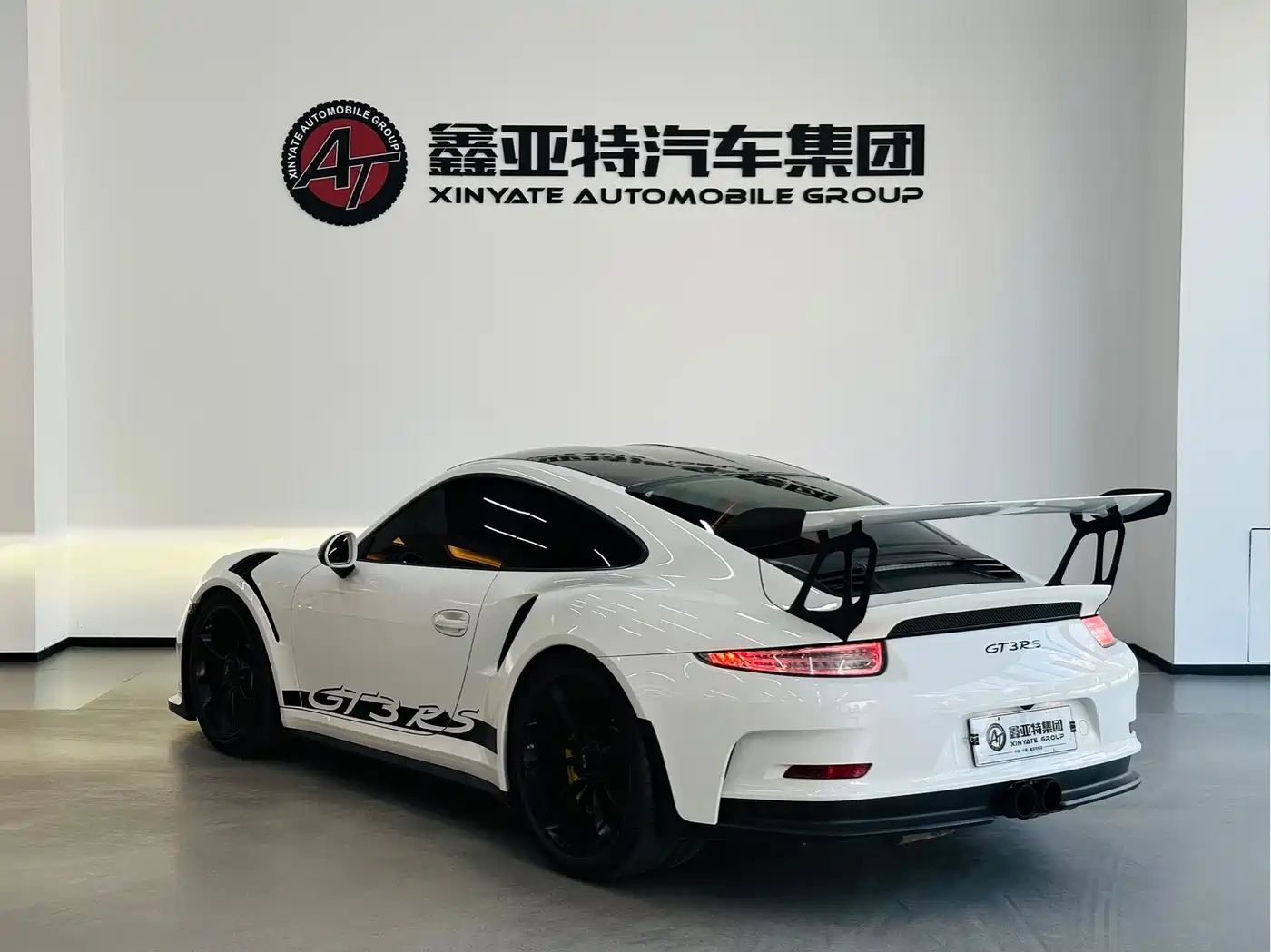 Фото 4 - Porsche 911