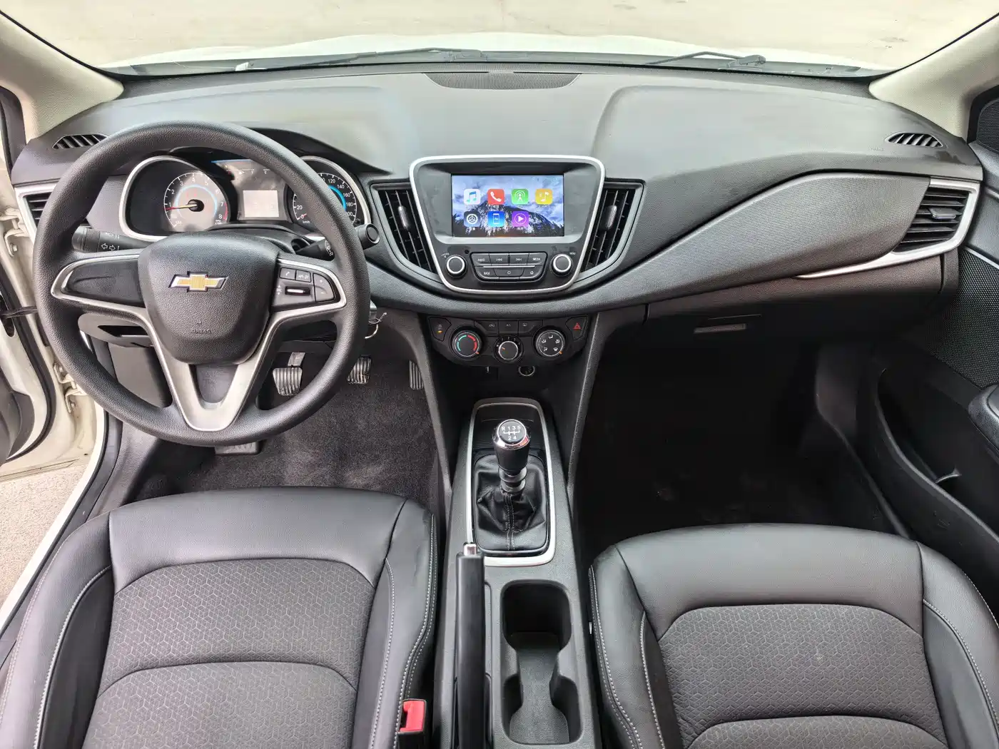 Chevrolet Cavalier 2016 1.5L Manual Delight Edition фото 10