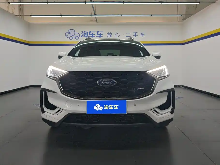 Фото 2 - Ford Edge