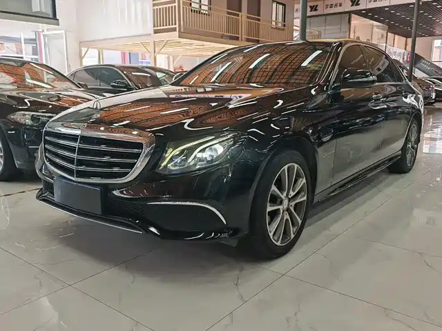 MERCEDES-BENZ E CLASS