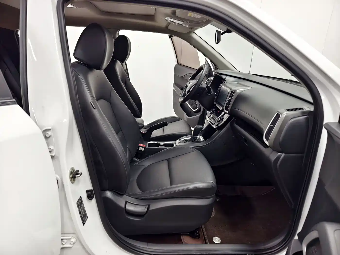 Hyundai Beijing Hyundai ix35 2018 2.0L Automatic 2WD Zhiyong·Enjoyment Edition фото 14