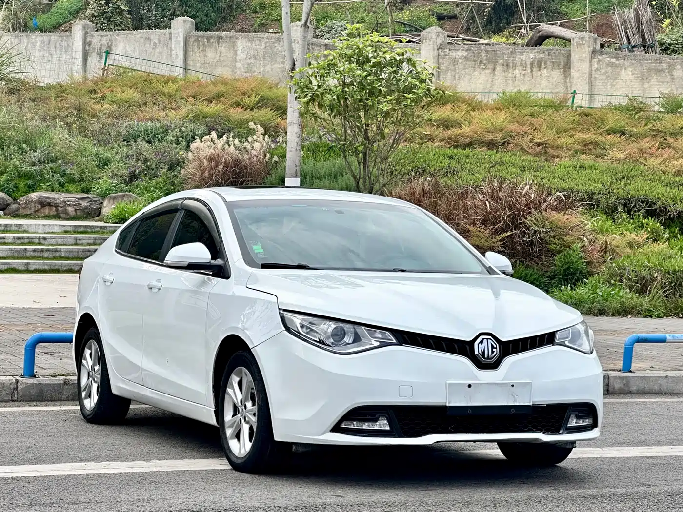 MG GT 2018 2016 Model 1.5T Automatic Premium Luxury Edition