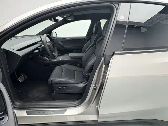 Tesla Model Y L 2025 2025 Facelift Long Range AWD