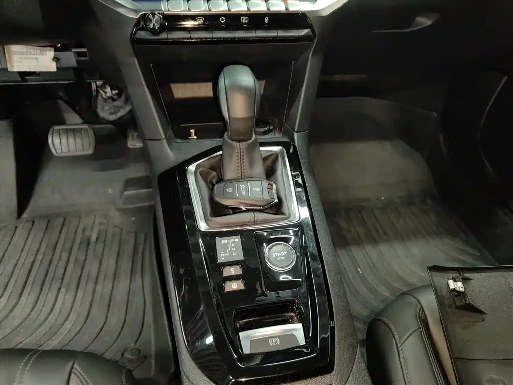 Peugeot 408 2022 1.6T Progressive Edition фото 10