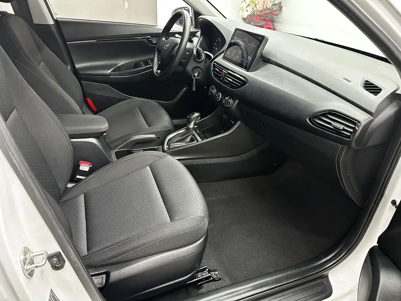 Hyundai Elantra 2020 1.6L Auto GL Pleasing Edition фото 16