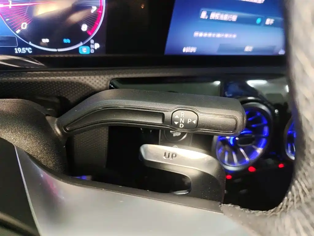 Mercedes-Benz CLA AMG 2024 Facelift AMG CLA 35 4MATIC фото 21