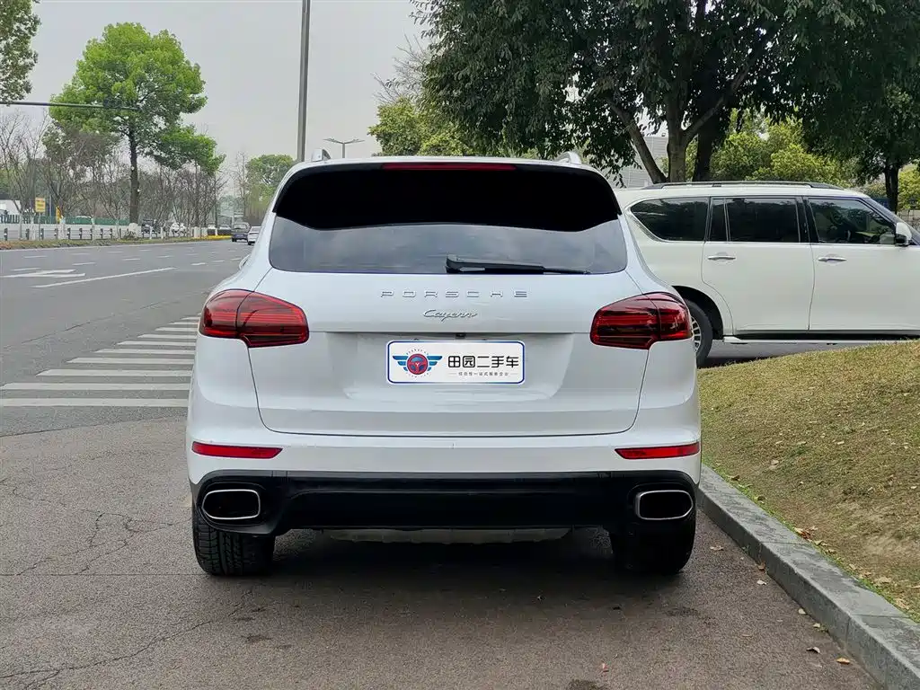 PORSCHE CAYENNE