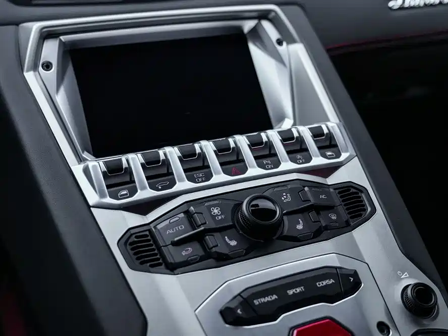 Lamborghini Aventador 2011 LP 700-4 фото 21
