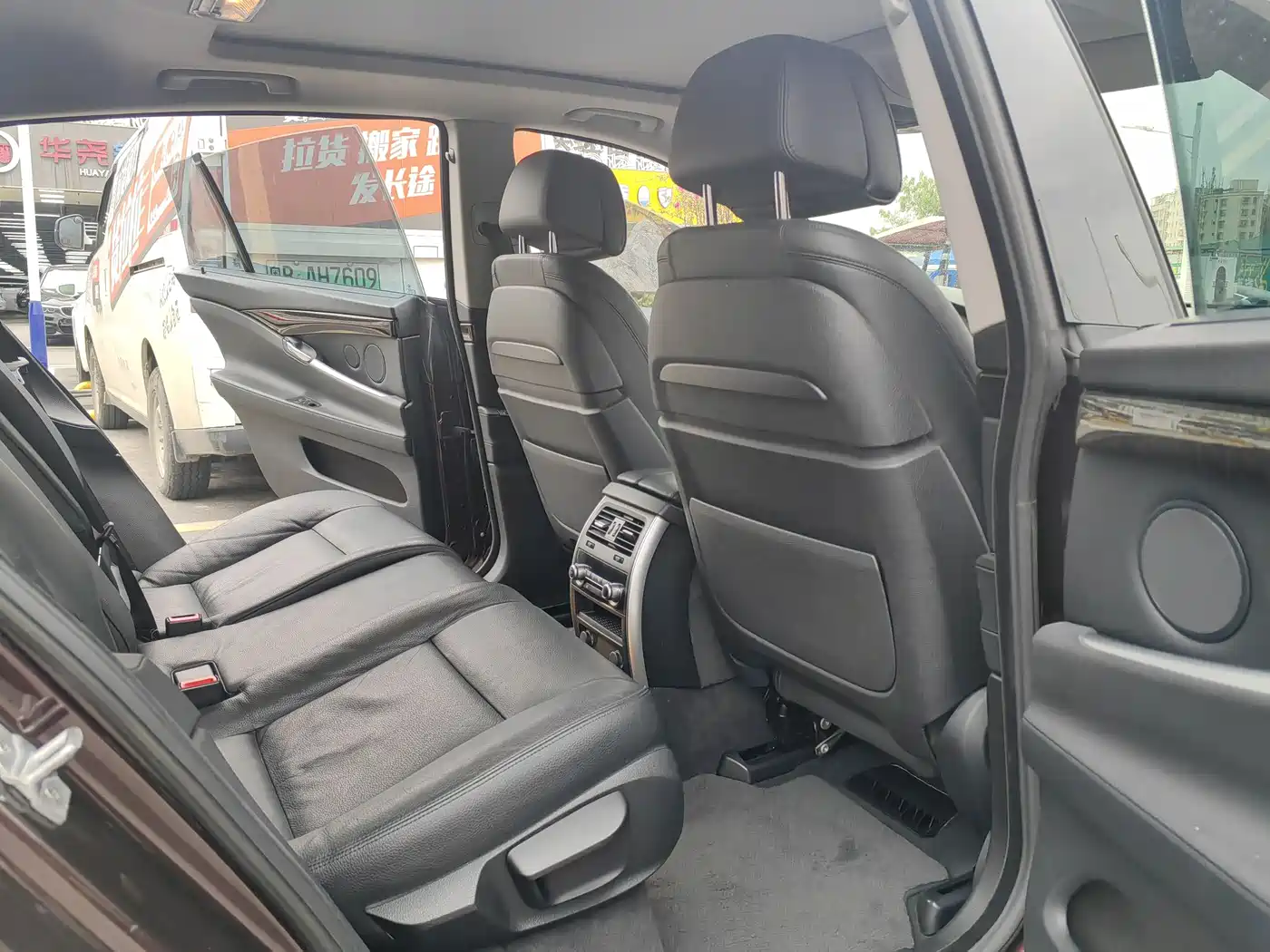 BMW 5 Series GT 2014 535i xDrive фото 8