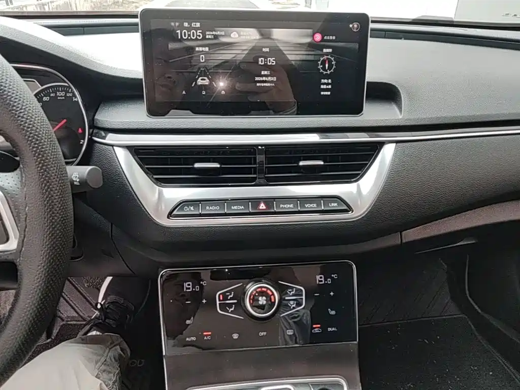 Hongqi H5 2022 Classic Facelift 1.8T Automatic Smart Connect Flag Enjoyment Edition фото 20