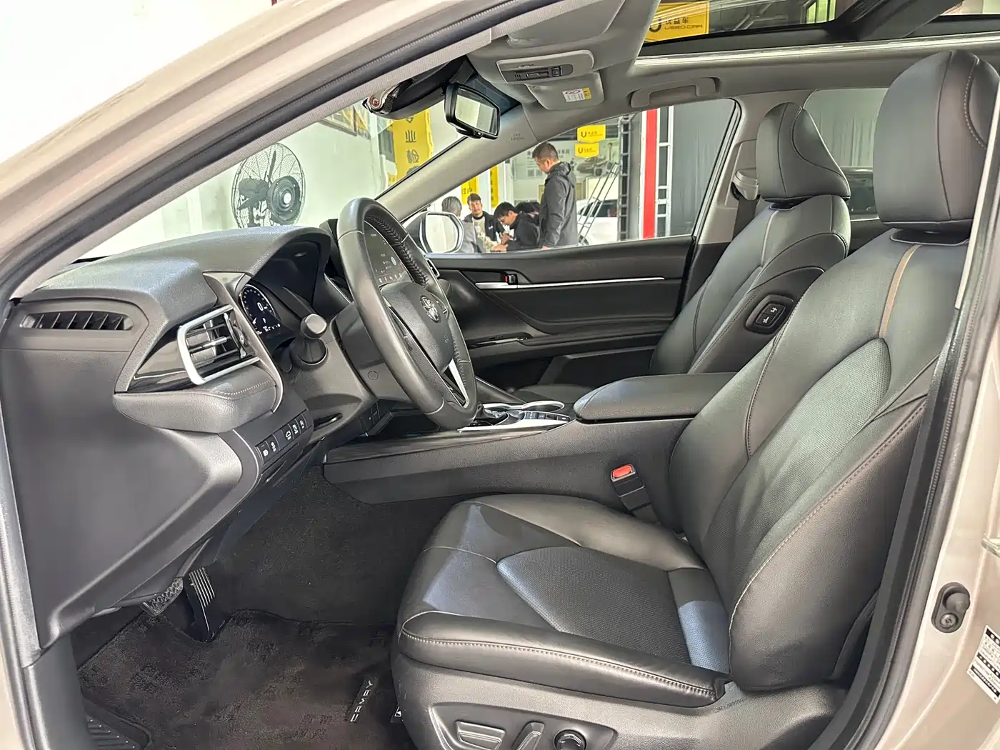 Toyota Camry 2021 2.5G Luxury Edition фото 5
