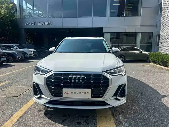 Audi Q3 2023 35 TFSI Fashion Dynamic Model (1.5T) — фото 2