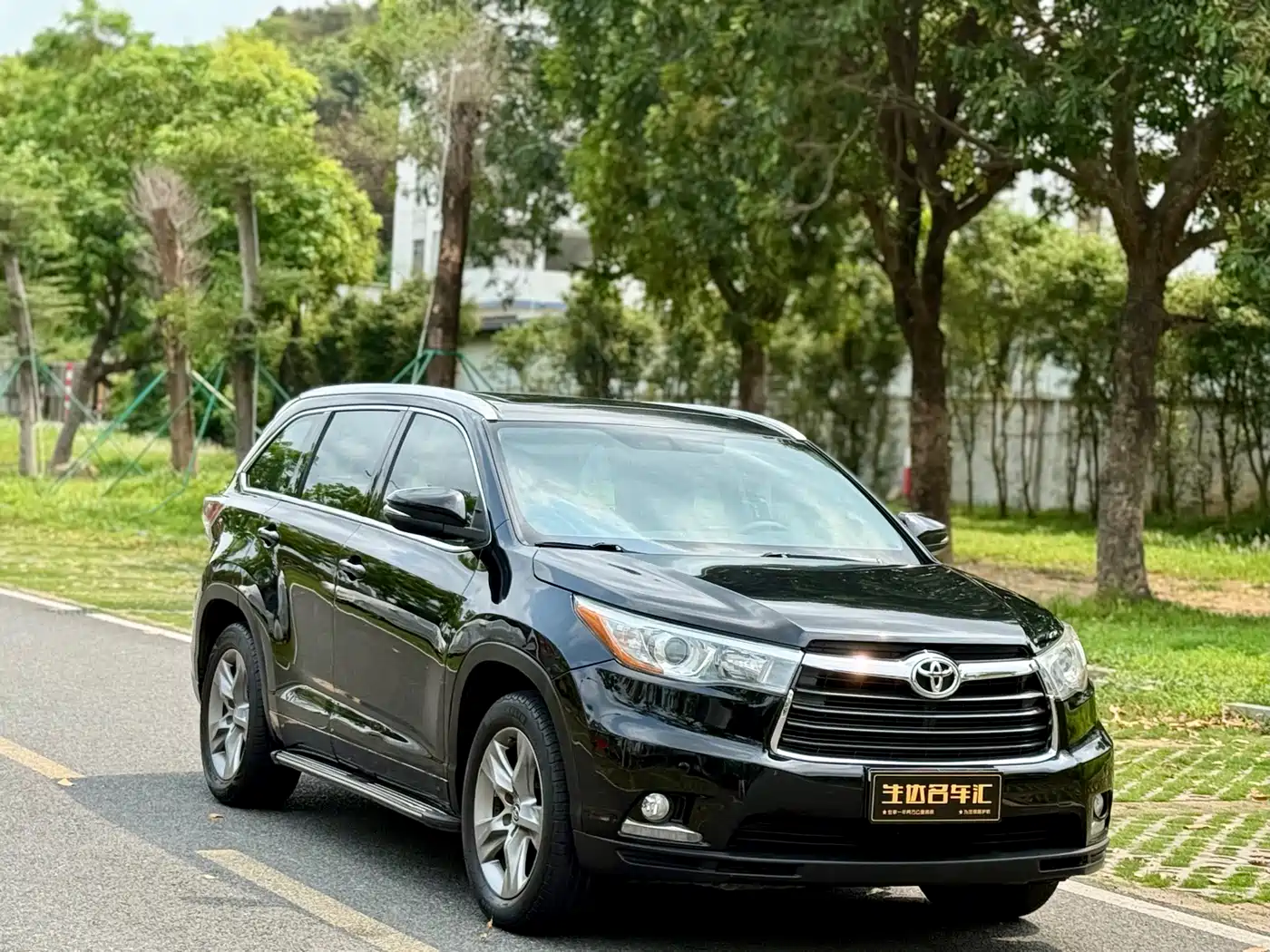 TOYOTA HIGHLANDER