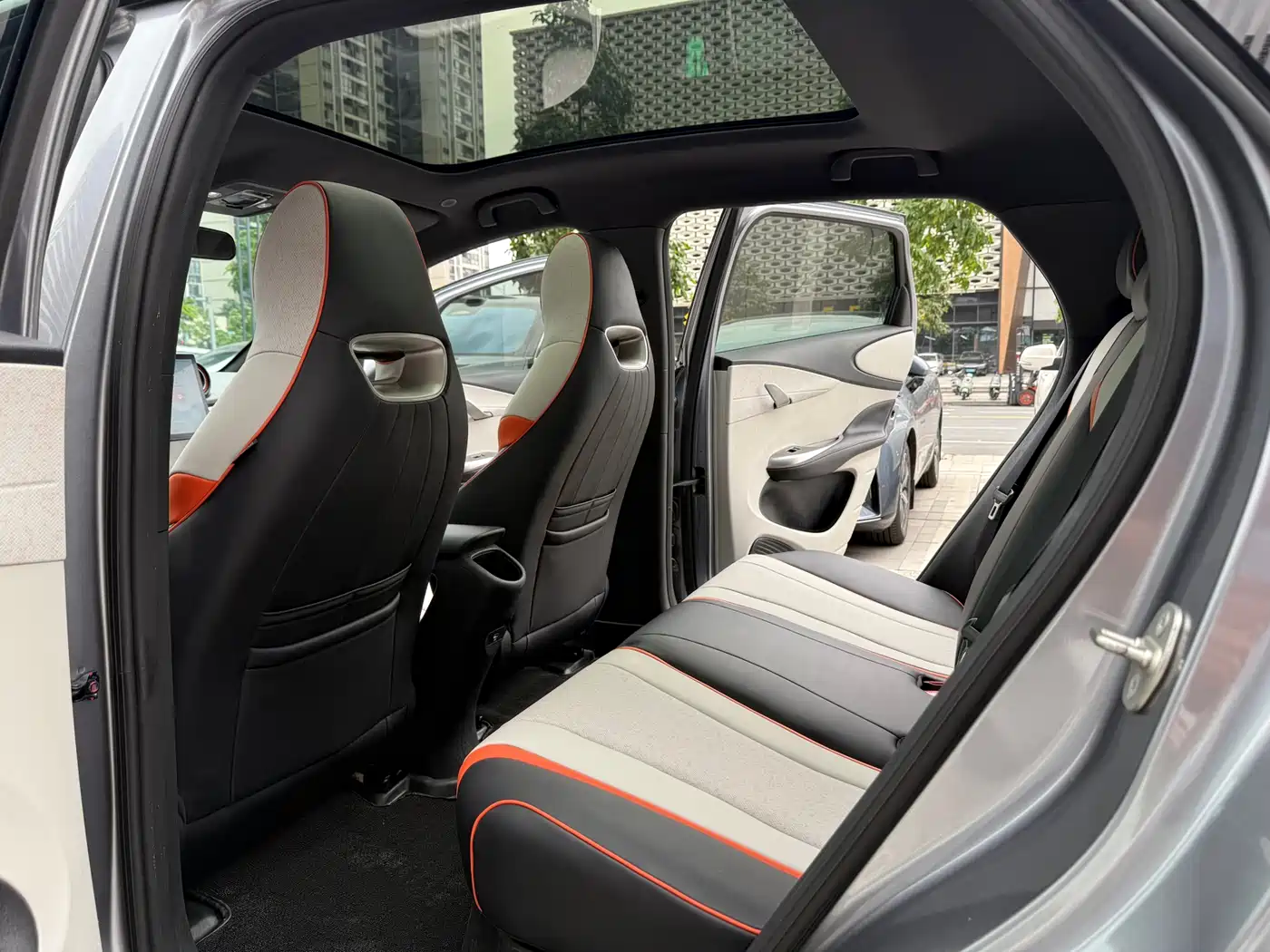 BYD Dolphin 2021 Model 405km Fashion Edition фото 8