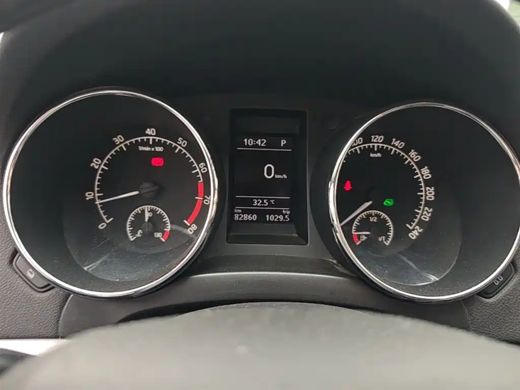 Škoda Yeti 2014 1.4TSI DSG Polar фото 18