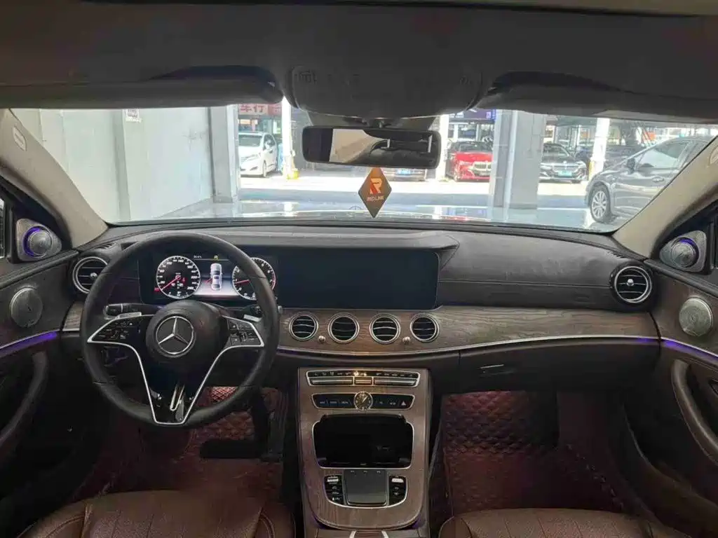 Mercedes-Benz E-Class 2017 E 300 L Luxury фото 3