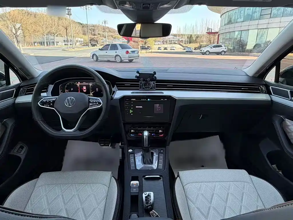 Volkswagen Magotan 2025 Popular Edition 330TSI DSG Luxury фото 8