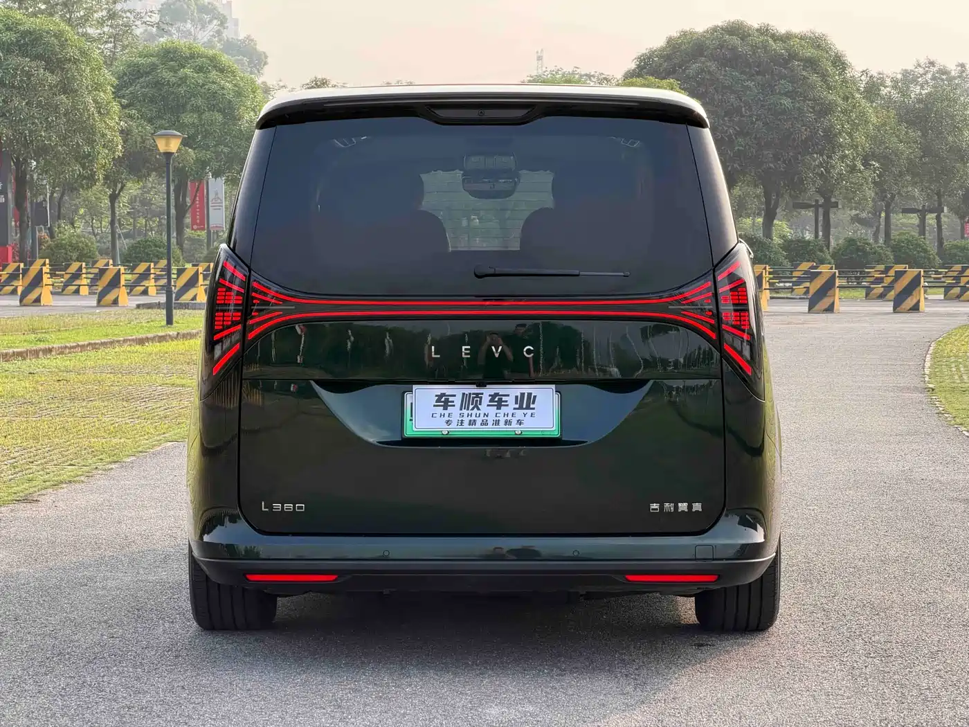 Geely Galaxy Yizhen L380 2025 Model 805km Flagship Edition AWD фото 7