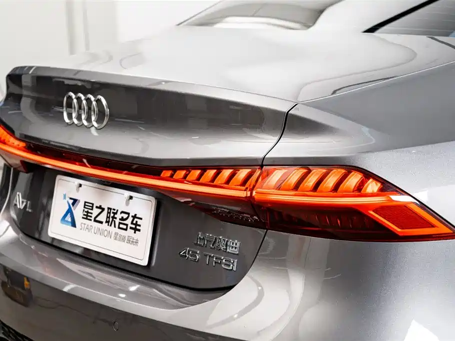 Audi A7L 2024 45TFSI S-line Dream Edition Crystal Package фото 9
