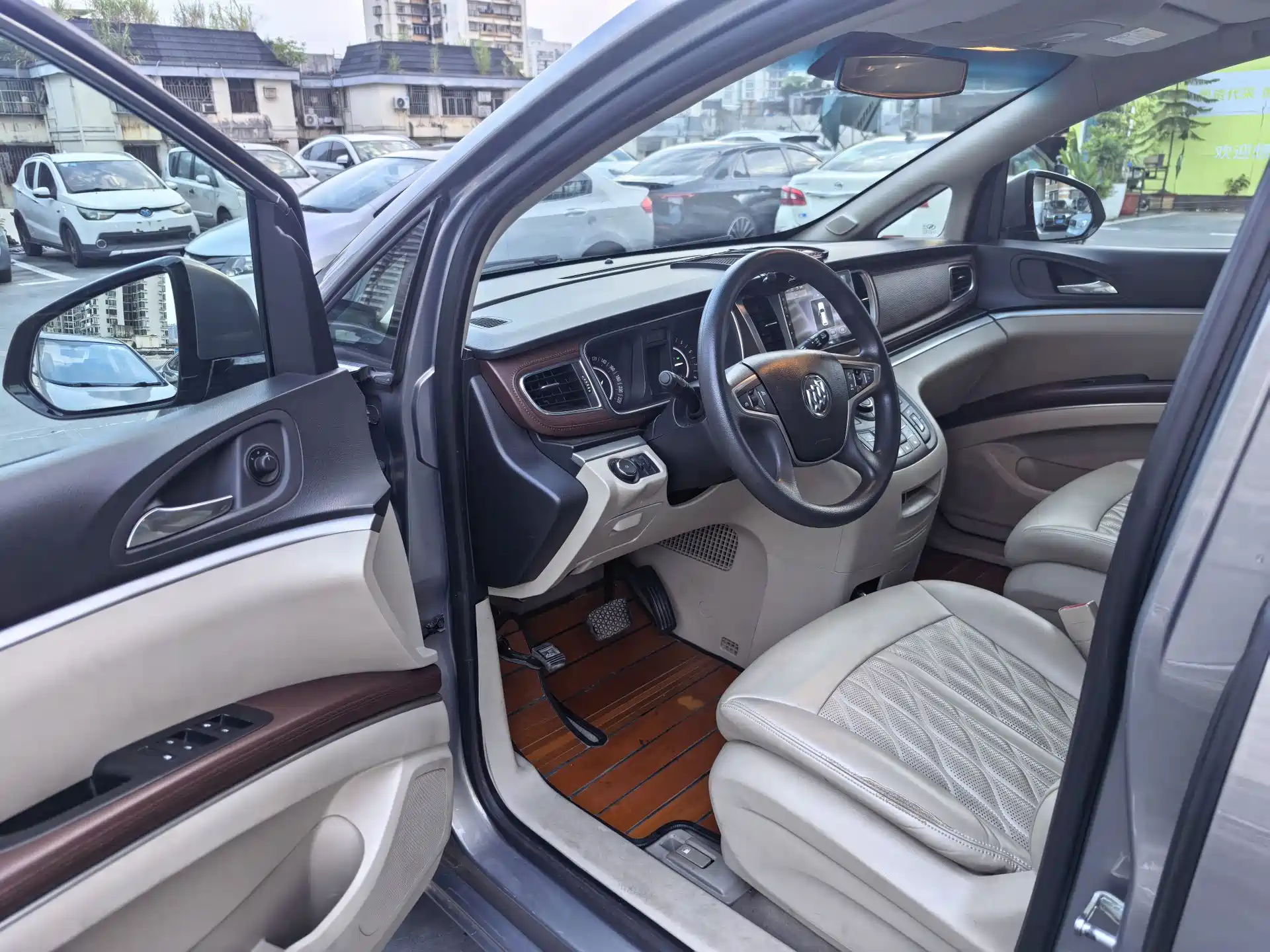 Фото 9 - Buick GL8
