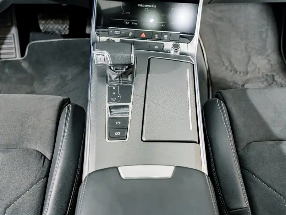 Audi A7L 2024 45TFSI S-line Dream Edition Crystal Package фото 12