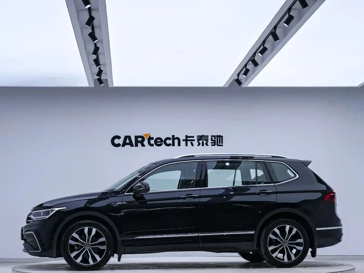Volkswagen Tiguan L 2022 330TSI Auto 2WD R-Line Premium Edition фото 2