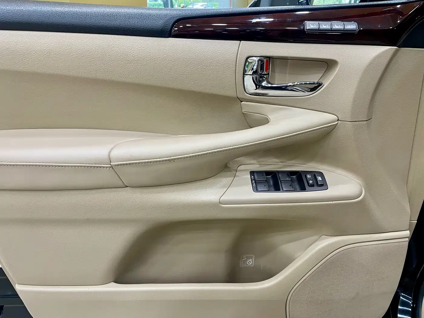 Lexus LX 2009 570 фото 18