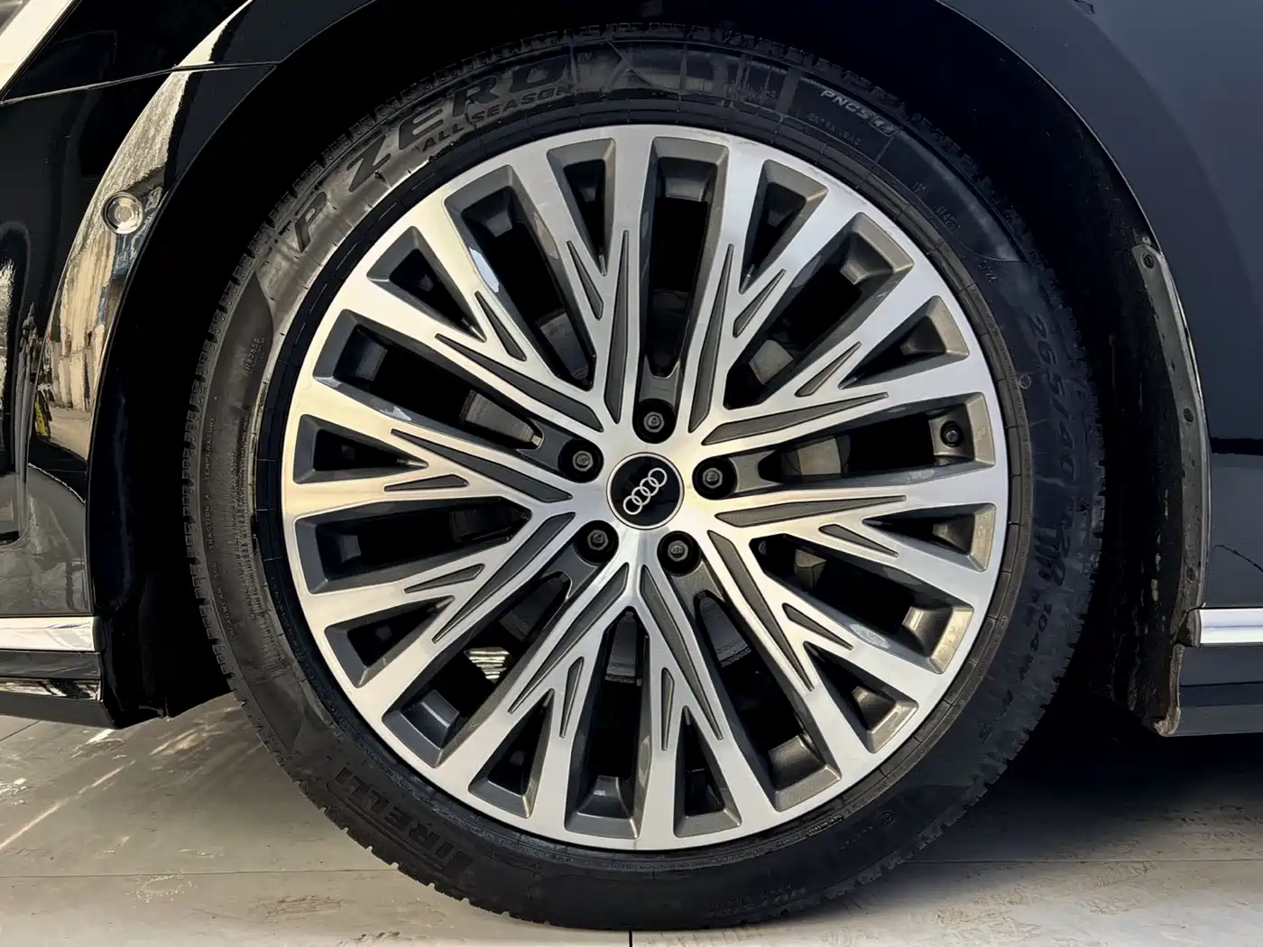 Audi A8 2023 A8L 50 TFSI quattro Premium фото 18