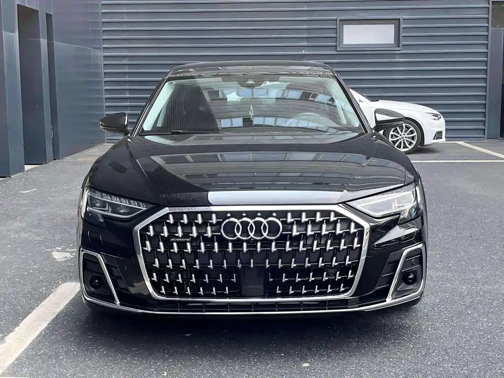 2025 Audi A8