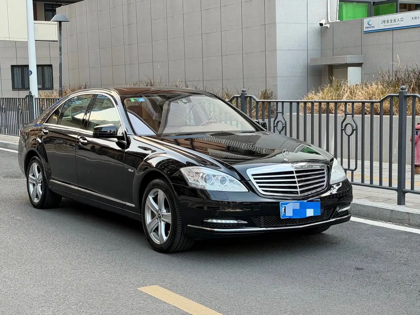 Mercedes-Benz S-Class 2010 Model S 400 L HYBRID фото 3