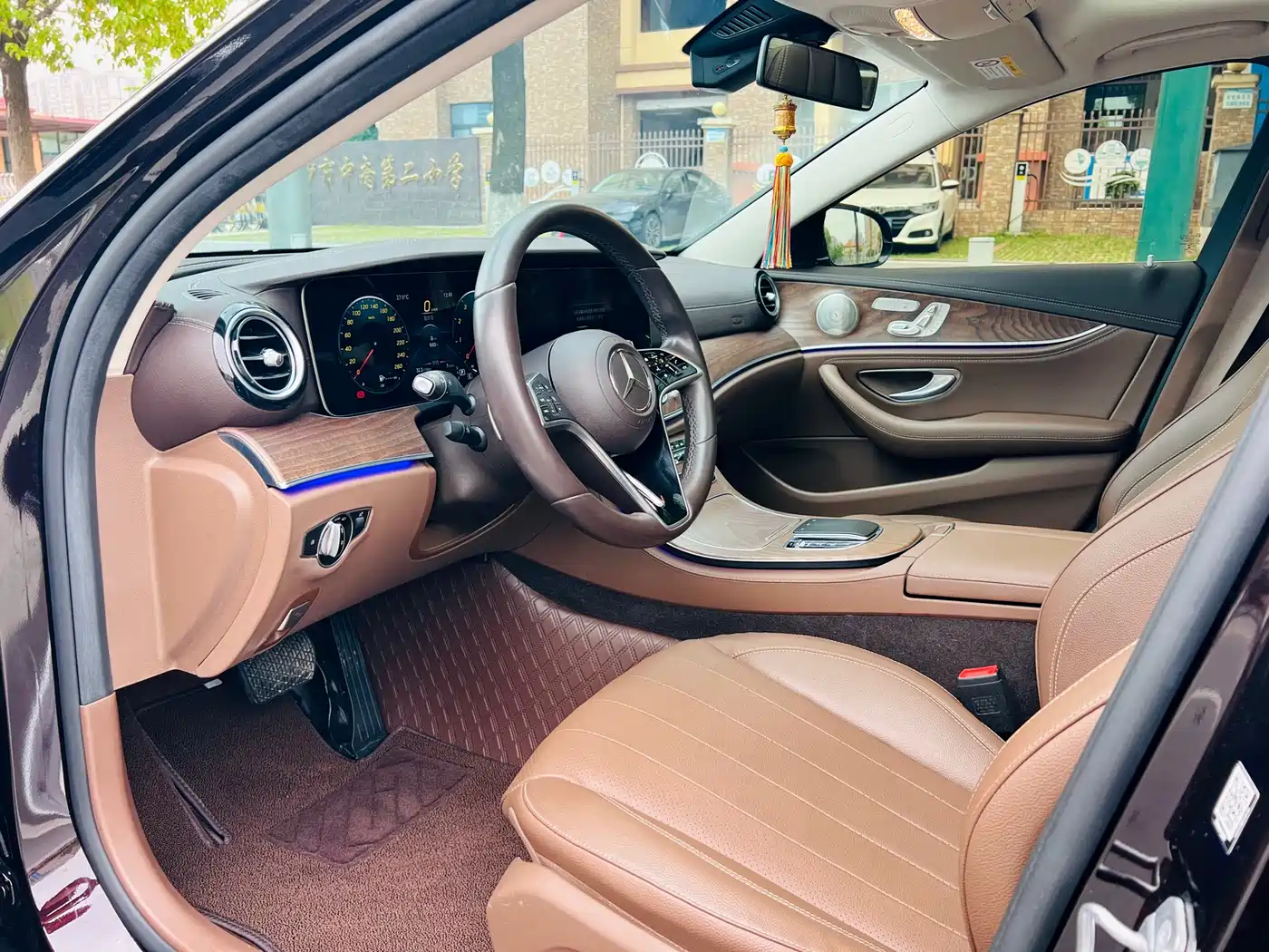 Mercedes-Benz E-Class 2022 E 300 L Luxury фото 4