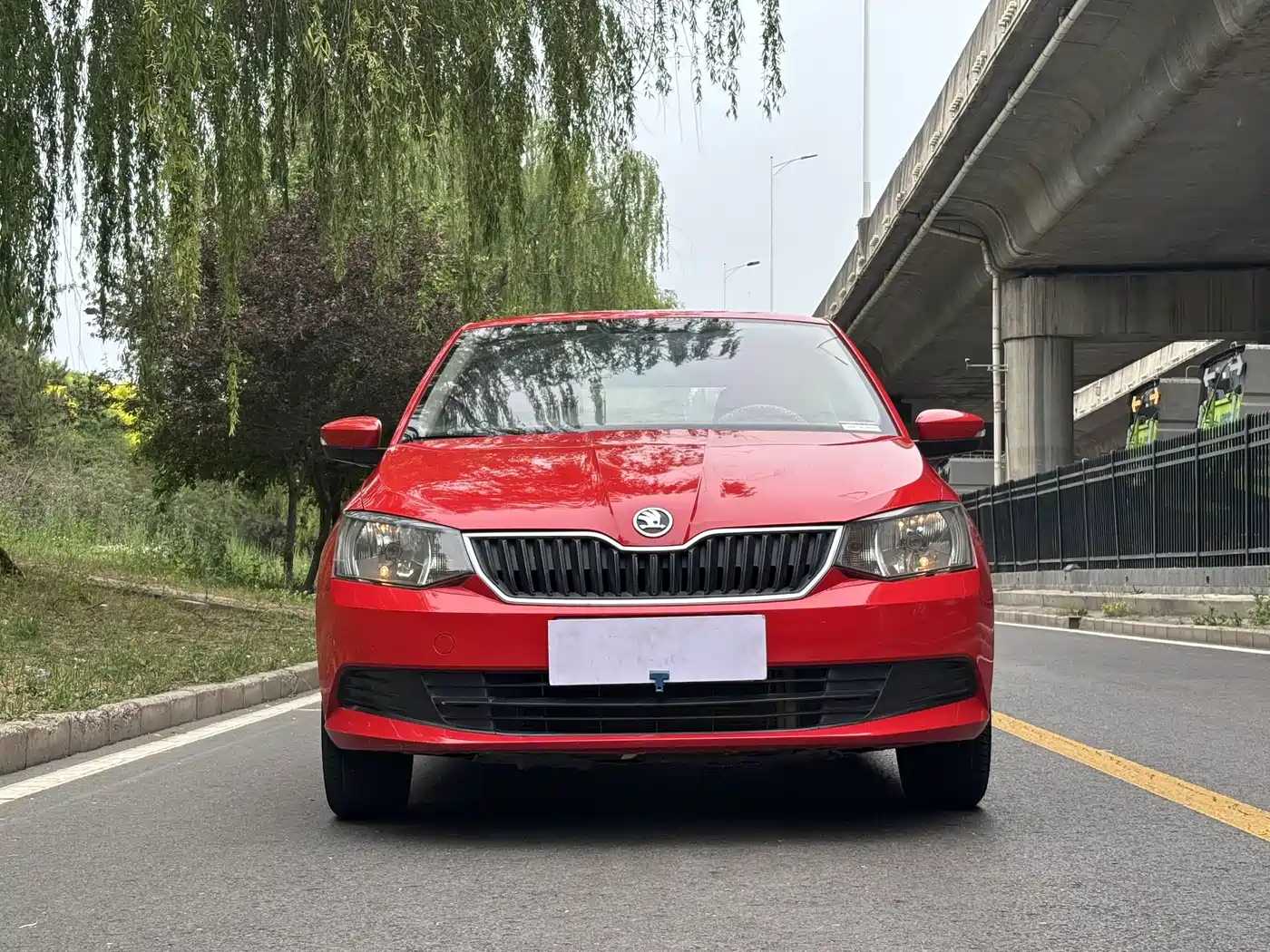 Škoda Fabia 2015 1.4L Automatic Advance Edition фото 2