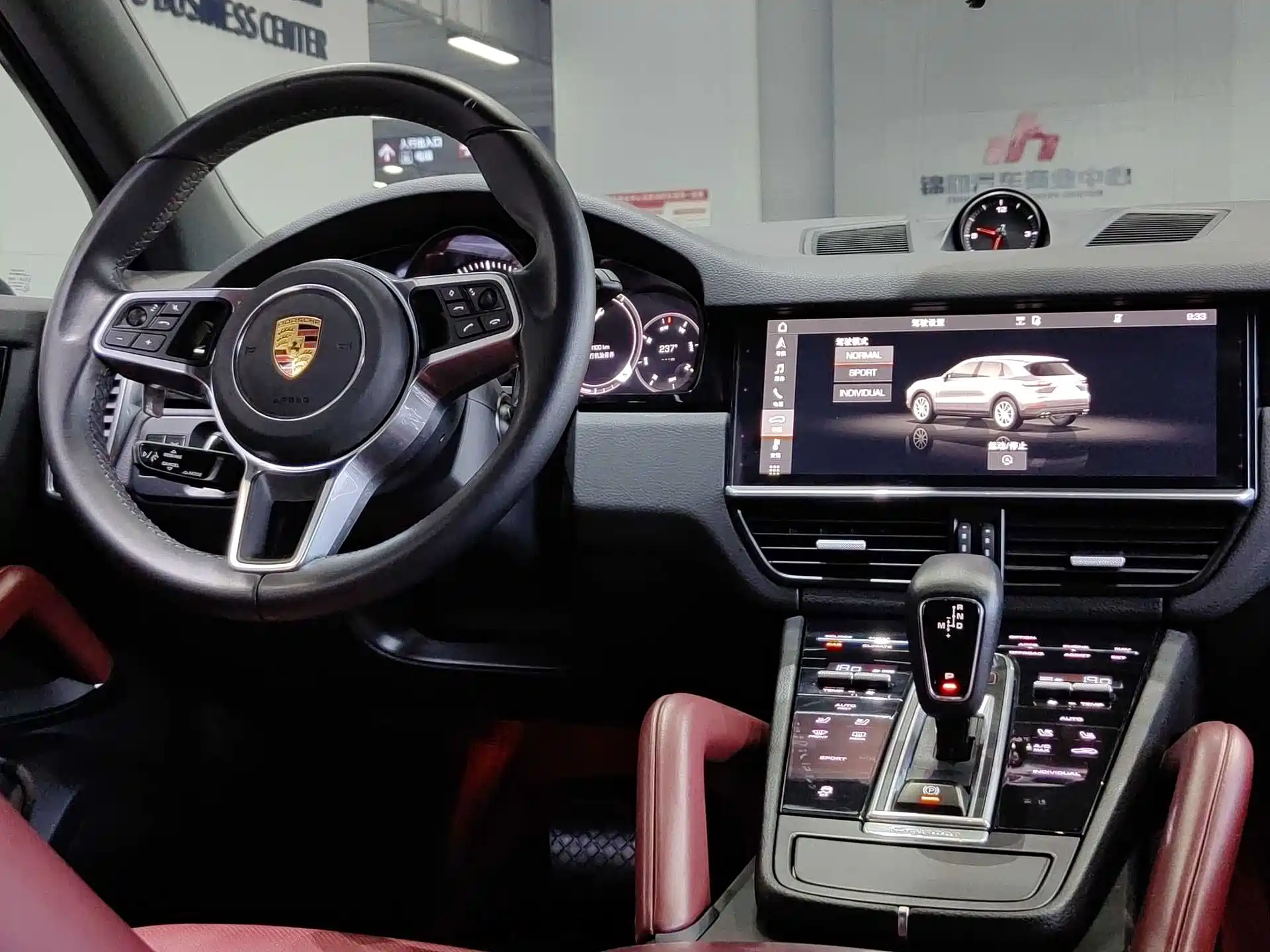 Фото 8 - Porsche Cayenne