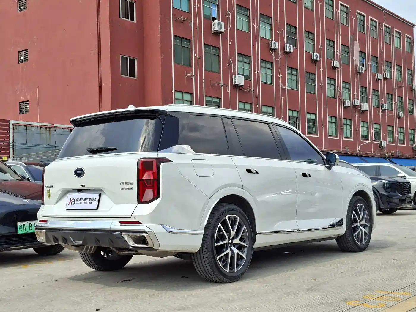 GAC Trumpchi Trumpchi GS8 2024 Dual Engine Series 2.0TM 2WD Premium Edition фото 3