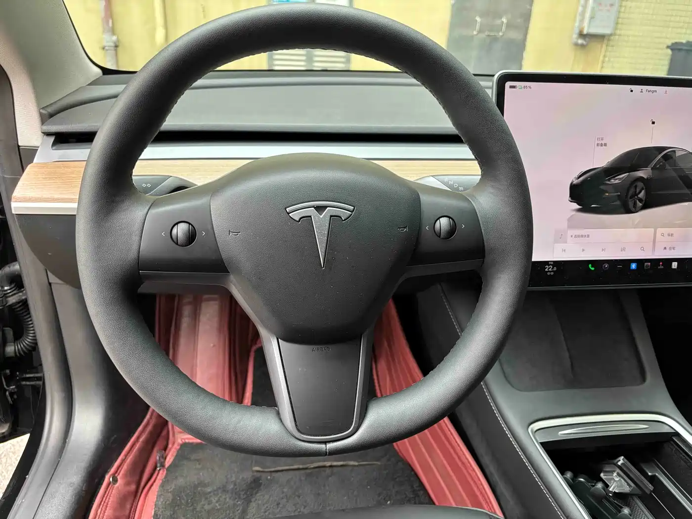 TESLA MODEL 3